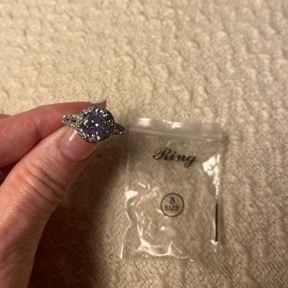 VERY PRETTY WEDDING ANNIVERSARY HOLIDAY RING